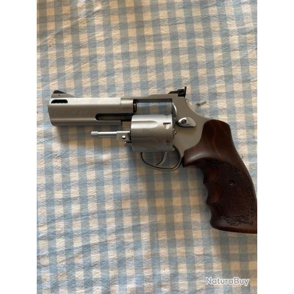 Revolver taurus 627 tracker