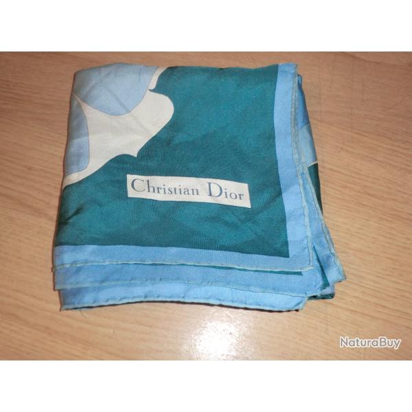 carr� foulard vintage 100%   soie  chritian dior  78 X 78 cm
