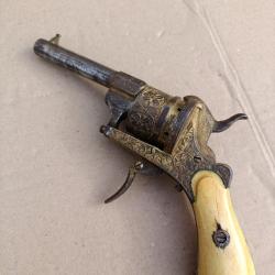 Revolver a broche lefaucheux Paris