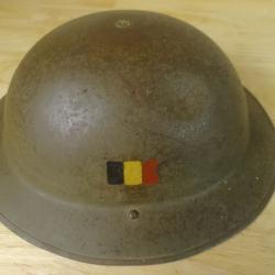 Casque  belge tommy mk2 " plat &agrave; barbe"Fabrication entre 1944 et 1946