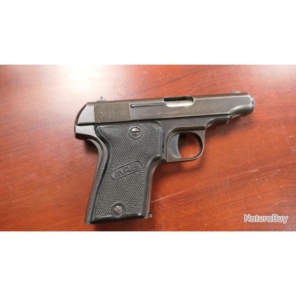 PISTOLET MAB C CAL 7.65MM  MISE A PRIX 1 EUROS SANS PRIX DE RESERVE