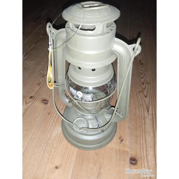 Lanterne a Petrole