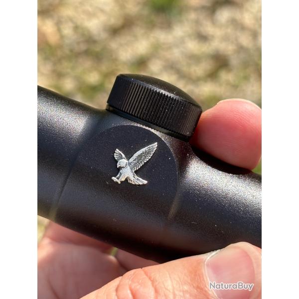 Lunette SWAROVSKI battue.