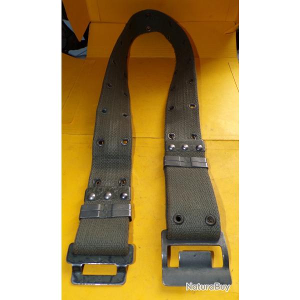 CEINTURON ABIME EN TISSU POUR FAMAS DE L'ARMEE FRANCAISE , LONGUEUR 100 CM  VENDU DANS L' ETAT  MOYE