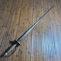 BELLE &Eacute;P&Eacute;E D'OFFICIER SUP&Eacute;RIEUR A LA MOUSQUETAIRE LAME A LA COLICHEMARDE GRAV&Eacute;E XVlll &eacute;me