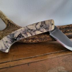 SUPERBE COUTEAU ATELIER 1515   Th&egrave;me " BUFFLES CAFFER" .