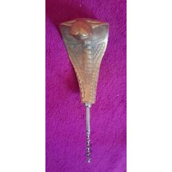 Tire bouchon en forme de serpent cobra