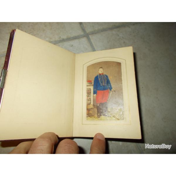 ancien album photos fin xix eme militaires en tenue 20 photos cuir blason metal militaria uniformes