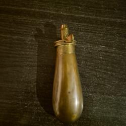 Poire a poudre noire