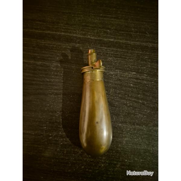 Poire a poudre noire