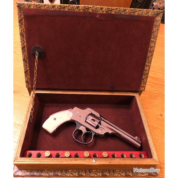 MAGNIFIQUE COFFRET OCCASION POUR REVOLVER CAL: 32 SAFETY FIRST MODEL S&W SHORT + UNE RAMPE A TROUS