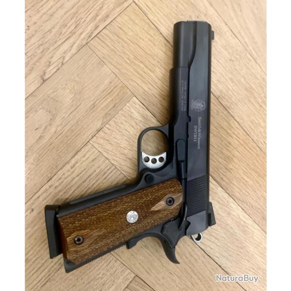 Smith & Wesson 1911 Calibre 45 ACP