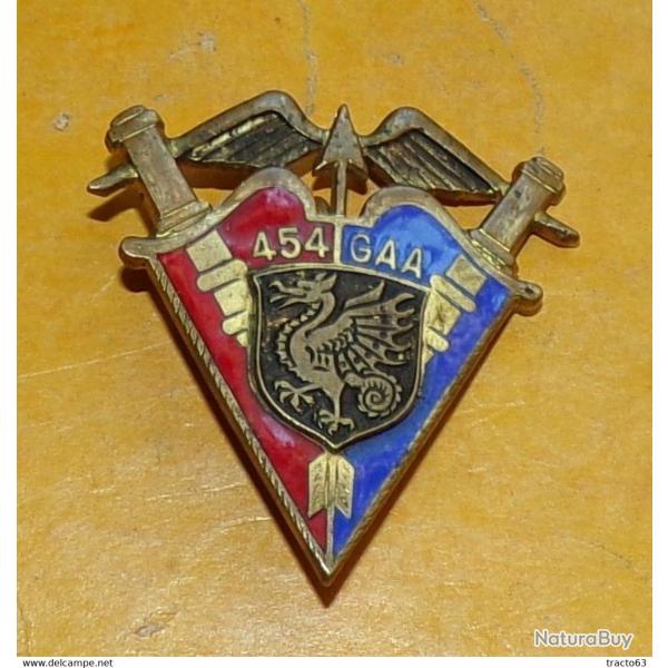 454� Groupe d'Artillerie Antia�rienne, �mail, dos lisse embouti,� FABRICANT ARTHUS BERTRAND PARIS� ,