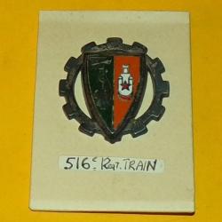 516&deg; R&eacute;giment du Train, relief, fixation 2 pontets, vert ,  roue dent&eacute;e argent&eacute;e, broch&eacute;e d'un &eacute;cu p