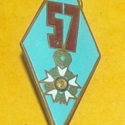 57&deg; R&eacute;giment d'Infanterie, losange, FABRICANT ARTHUS BERTRAND PARIS DEPOSE, HOMOLOGATION SANS , BON