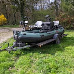 Raft barque de p&ecirc;che pour fleuve et rivi&egrave;res 4.70m 3 places