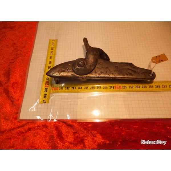 Platine r�glementaire de fusil. Elle fonctionne bien                                            (2)