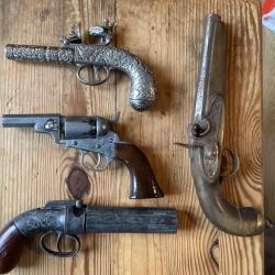 Lot de r&eacute;plique pistolet