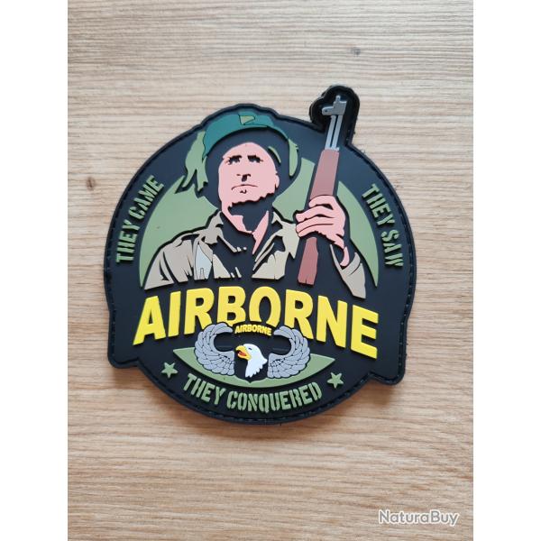 INSIGNE EN PVC TYPE VELCRO "AIRBORNE,THEY CONQUERED"