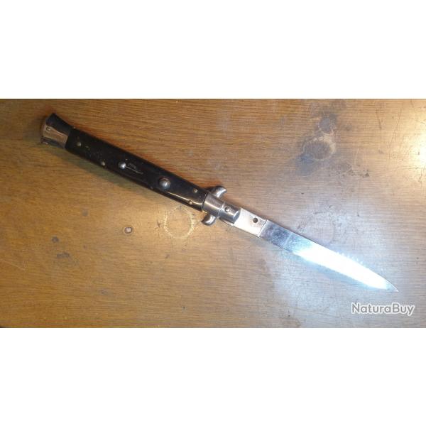 Ancien couteau � cran d'arr�t.