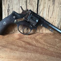 Revolver husqvarna nagant su&eacute;dois