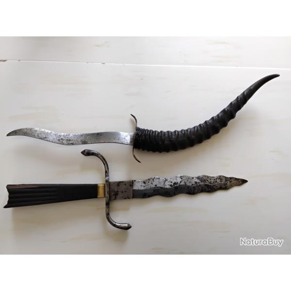 Paire de poignards � lame serpentine