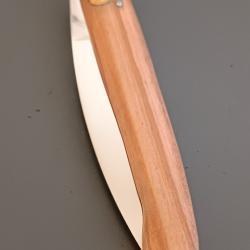 ANCIEN COUTEAU CAPUCIN, PARAPLUIE &Agrave; L'&Eacute;PREUVE, THIERS, XX&egrave;me, manche OLIVIER, tr&egrave;s bon &eacute;tat.