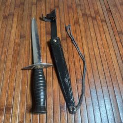 POIGNARD DE COMBAT COMMANDO SP&Eacute;CIAL B&Eacute;RET ROUGE INOX D&Eacute;POS&Eacute; FRANCE