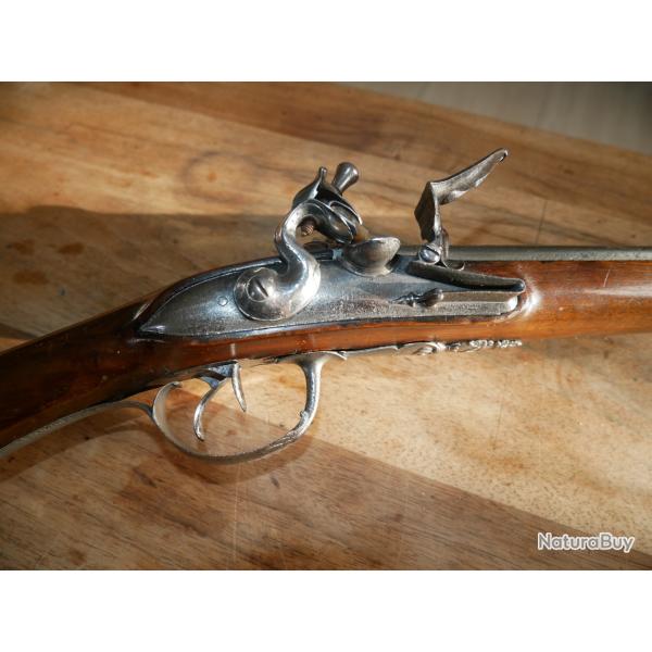 Joli fusil juxtapos� � silex "LIMACHER � PARIS" dans son jus