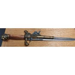 Superbe reproduction dague pistolet &agrave; silex du XVIII&egrave; si&egrave;cle - pirate corsaire