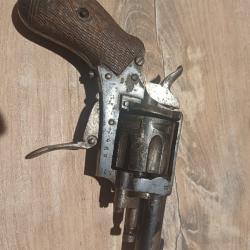 Buldog liegeois cal 320 barillet 6 coup