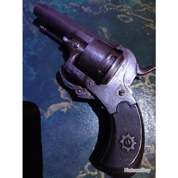 Robuste revolver � broche cadre ferm�