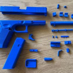 Blue Gun articul&eacute; - R&eacute;plica Glock 17 - &Agrave; assembler