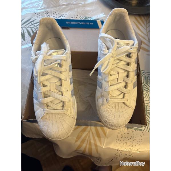 Basket adidas femme P 38 tr�s bon �tat