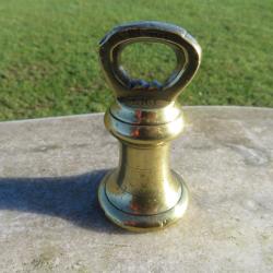 Ancien poids anglais de forme de cloche en bronze dor&eacute; patin&eacute; de 1 Pound - Angleterre (XIX&eacute;)