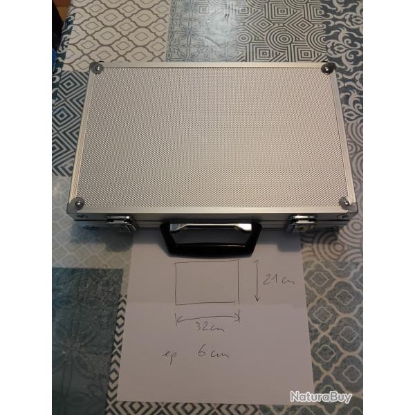Petite valise aluminium pour armes de poing