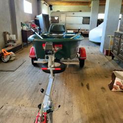 BARQUE ARMOR 320EQUIPEE ET REMORQUE EQUIPEE