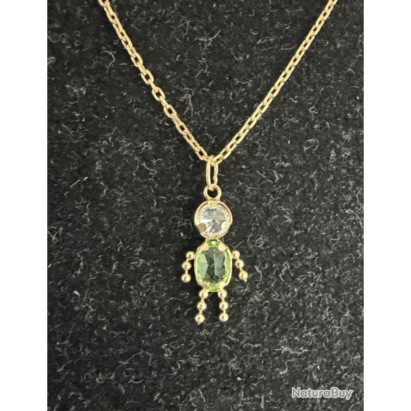 Collier en or massif 18 carats avec pendentif  bonhomme - enfant - jouet