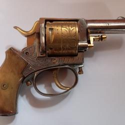 380 bulldog grav&eacute; plaqu&eacute; or