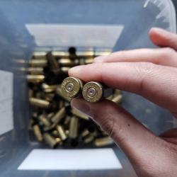 (Occasion) 86 &eacute;tuis Hornady calibre 50 AE tir&eacute;s 1 fois