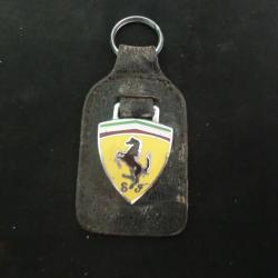 ancien porte cl&eacute; &eacute;mail  support cuir ferrari
