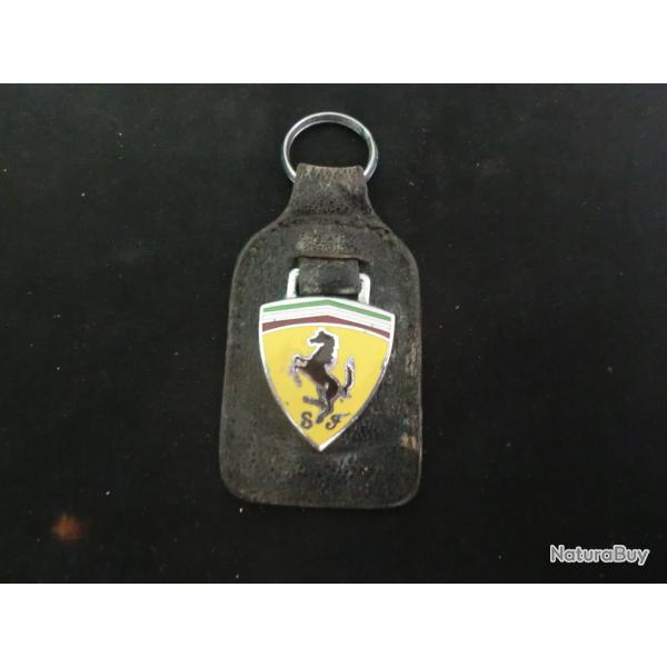 ancien porte cl� �mail  support cuir ferrari