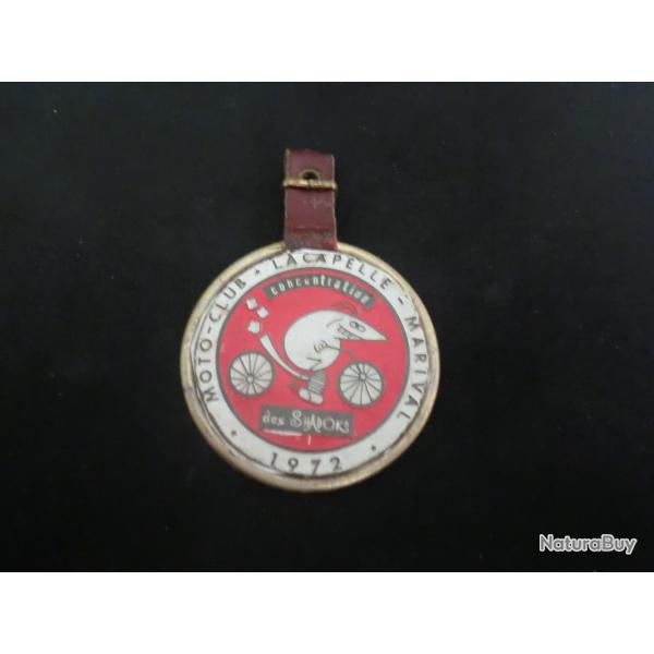 ancien porte cl� �mail  support cuir moto club lacapelle marival  1972