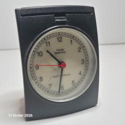 Premier R&eacute;veil de voyage Kundo avec une heure radio controlled, 1980,                     Synchronis