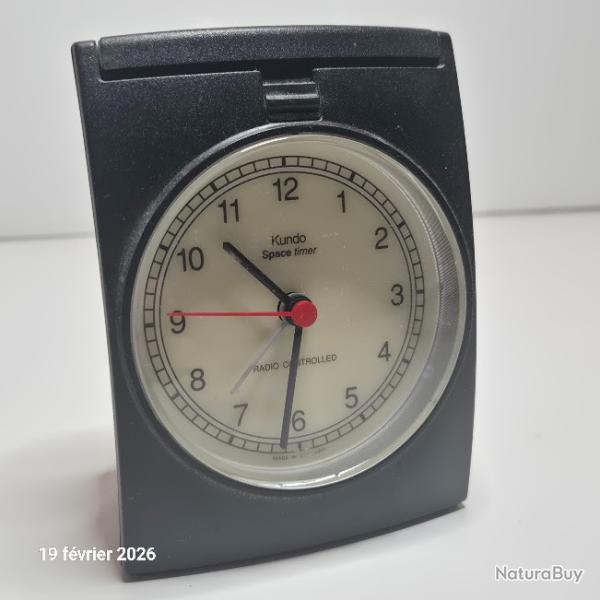 R�veil de voyage avec une heure radiocommand�e, 1985, bien conserv�