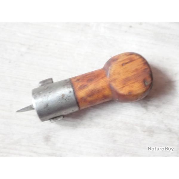 Tournevis Vetterli avec manche servant de poign�e � la baguette �galement. R�glementaire Suisse