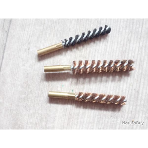Lot 3 brosses (nylon, laiton et laiton pour la chambre) pour canon FASS 57 / Rubin Schmidt K31