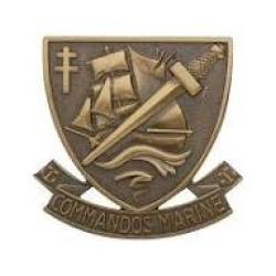 TORCHE  TACTIQUE  PUISSANTE AVEC BATTERIE