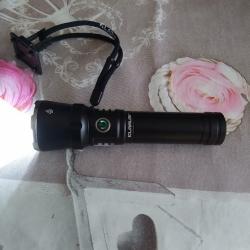 TORCHE  TACTIQUE   KLARUS  MARQUE DES PROS DE LA SECURITE AVEC BATTERIE