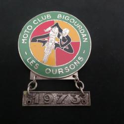 insigne broche &eacute;mail moto club bigourdan  - les oursons  1973